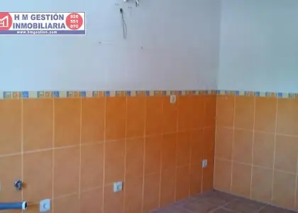 Se vende casa adosada en alameda de cervera en Alcázar de San Juan