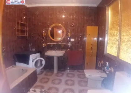 SE VENDE CASA DE 500 m/2 de solar con 355 m/2 construidos. en Tomelloso