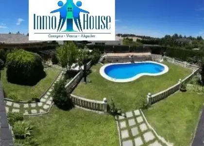 Se vende chalet cerca de Albacete. Urbanización vigilada. en Albacete
