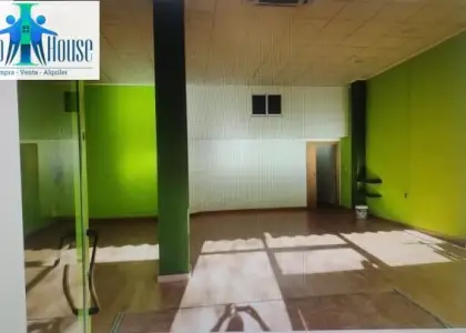 Se vende local comercial ( zona carrefour ) en Albacete