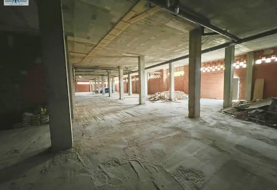 Se vende local comercial zona imaginalia en Albacete