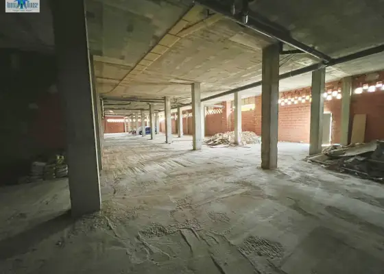 Se vende local comercial zona imaginalia en Albacete