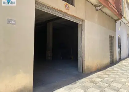 Se vende local zona hospital en Albacete