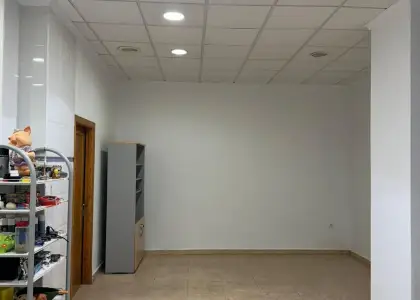 Se vende local ( zona industria ) en Albacete