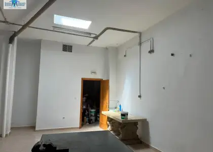 Se vende local ( zona industria ) en Albacete