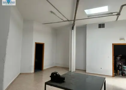 Se vende local ( zona industria ) en Albacete