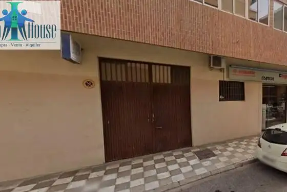 Se vende local zona industria en Albacete