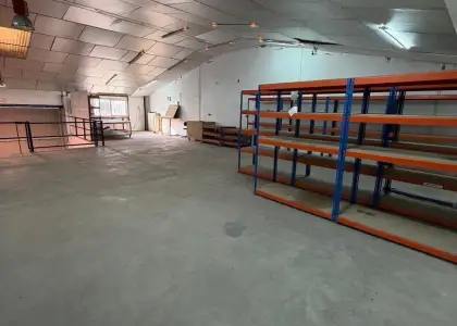 Se vende nave en Poligono Campollano en Albacete