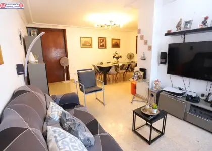 Se vende piso amplio de 4 dormitorios junto a Avda de Quero, próximo al hospital. Segunda planta sin ascensor en Alcázar de San Juan