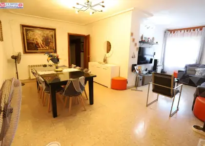 Se vende piso amplio de 4 dormitorios junto a Avda de Quero, próximo al hospital. Segunda planta sin ascensor en Alcázar de San Juan