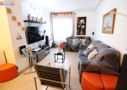 Se vende piso amplio de 4 dormitorios junto a Avda de Quero, próximo al hospital. Segunda planta sin ascensor en Alcázar de San Juan