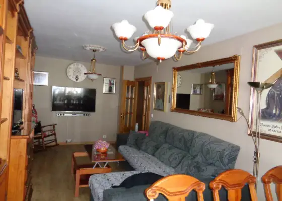 Se vende piso amplio reformado en Manzanares