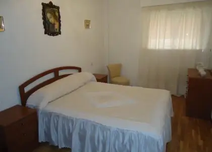 Se vende piso centrico con garaje y trastero de cuatro dormitorios totalmente amueblado en Manzanares