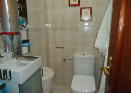 Se vende piso de cuatro dormitorios en zona centro en Manzanares