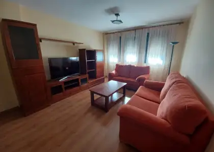 Se vende piso en rentabilidad de tres dormitorios, dos baños garaje y trastero junto a Avda de la Constitución en Alcázar de San Juan