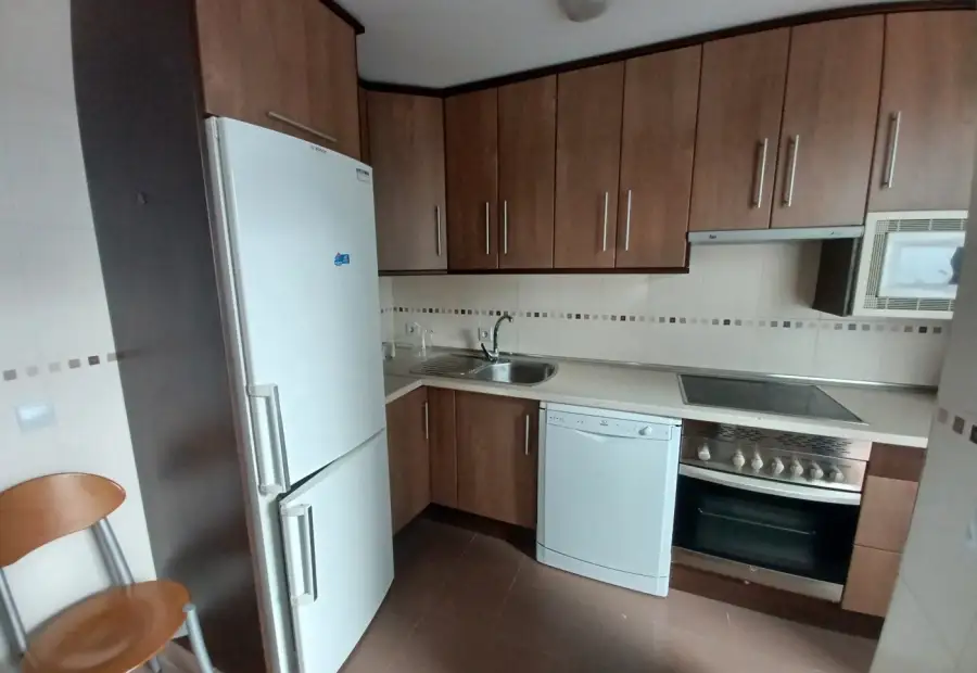 Se vende piso en rentabilidad de tres dormitorios, dos baños garaje y trastero junto a Avda de la Constitución en Alcázar de San Juan