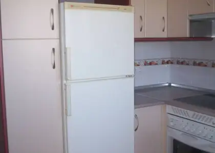 Se vende piso seminuevo con cochera cerrada. en Manzanares