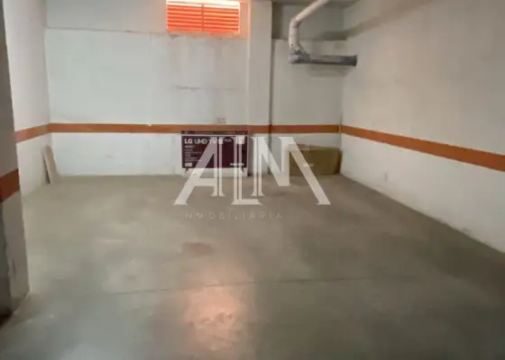 Se vende solar en zona residencial en Manzanares