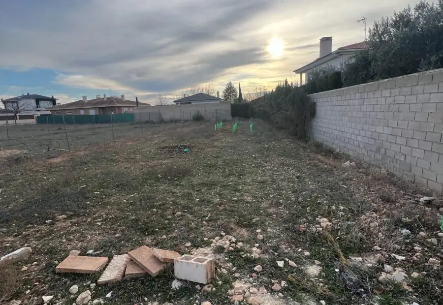 Se vende terreno urbano --- la felipa ---- en Chinchilla de Monte-Aragón