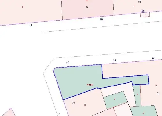 Solar en esquina con 22 metros de fachada, zona comrcial en Alcázar de San Juan