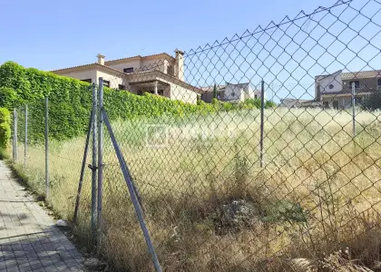 Solar en venta en Calle del Escultor Julio González, Distrito Único, Bargas, Toledo en Bargas