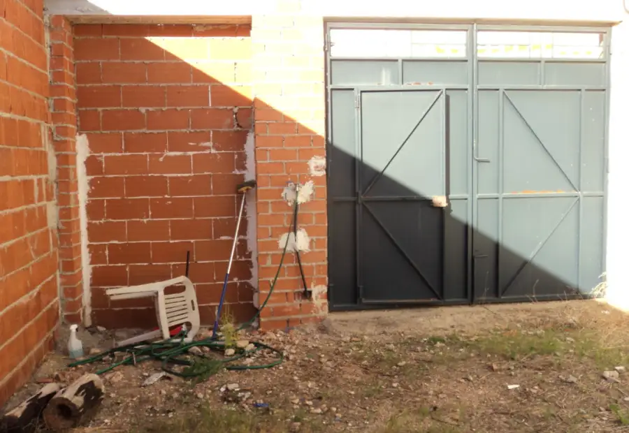 Solar limpio para edificar con agua y luz en Tomelloso