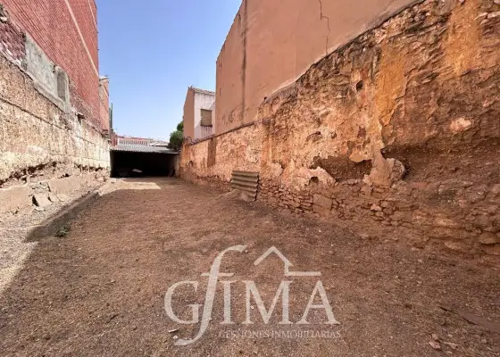 Solar urbano en venta a pocos metros de la calle Don Víctor Peñasco en Tomelloso
