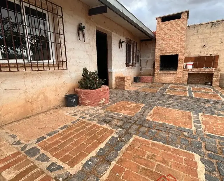 Terreno rural en venta en Alcázar De San Juan, de 500 m2 con terreno por 60.000 €, Ref. 0117 en Alcázar de San Juan