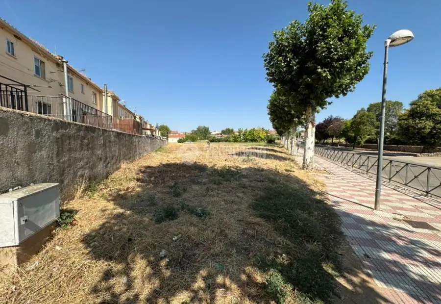 Terrenos en venta en Fontanar - Fontanar, 33.900 €, 1439 m2, ref. 566385 en Fontanar