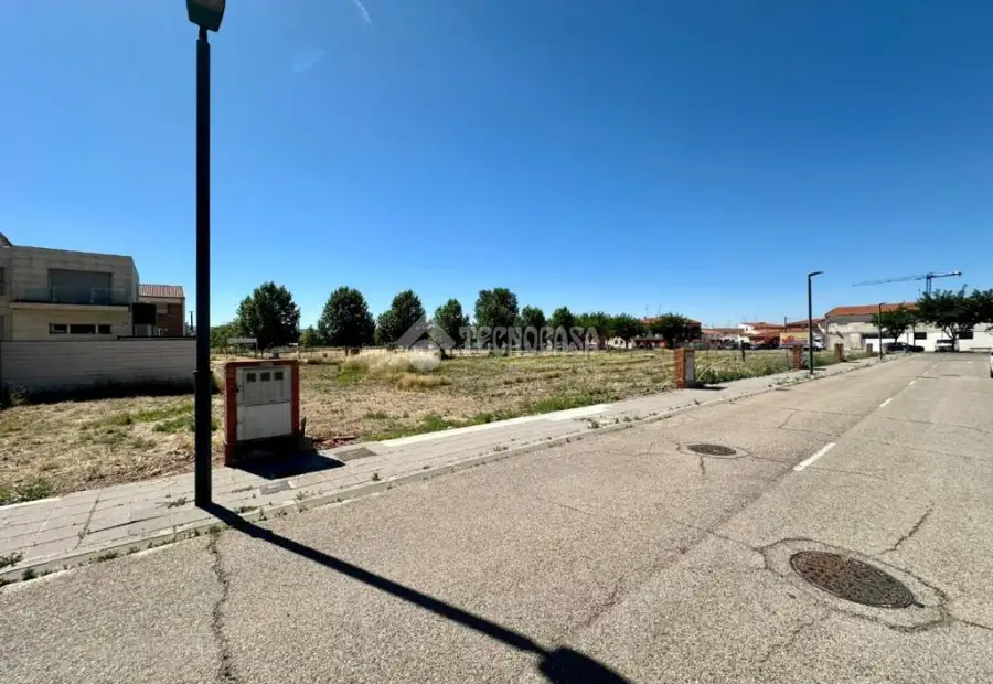 Terrenos en venta en Marchamalo - Centro Ciudad, 55.000 €, 145 m2, ref. 660362 en Marchamalo