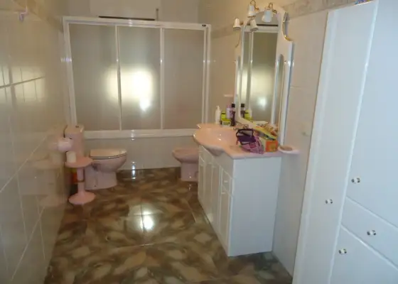 Venta de casa con dos pisos individuales en Manzanares