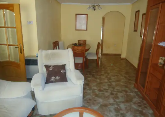 Venta de casa de tres dormitorios en zona del rio en Manzanares