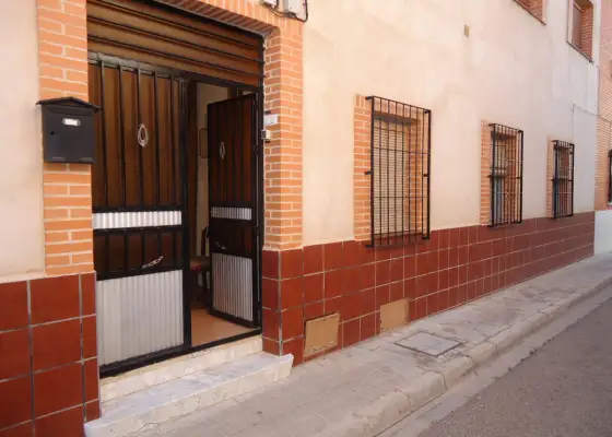 Venta de casa de vecinos en zona nuevo centro de salud en Manzanares