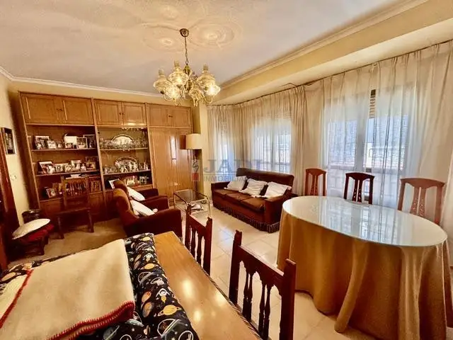 venta de casa en Valdepeñas, CENTRO en Valdepeñas