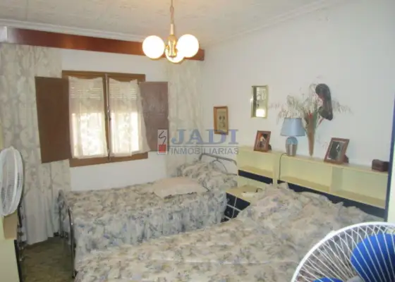 venta de casa en Valdepeñas, LUCERO