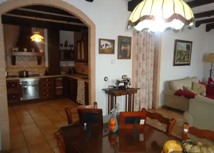 Venta de casa en zona institutos de reciente construcción en Manzanares