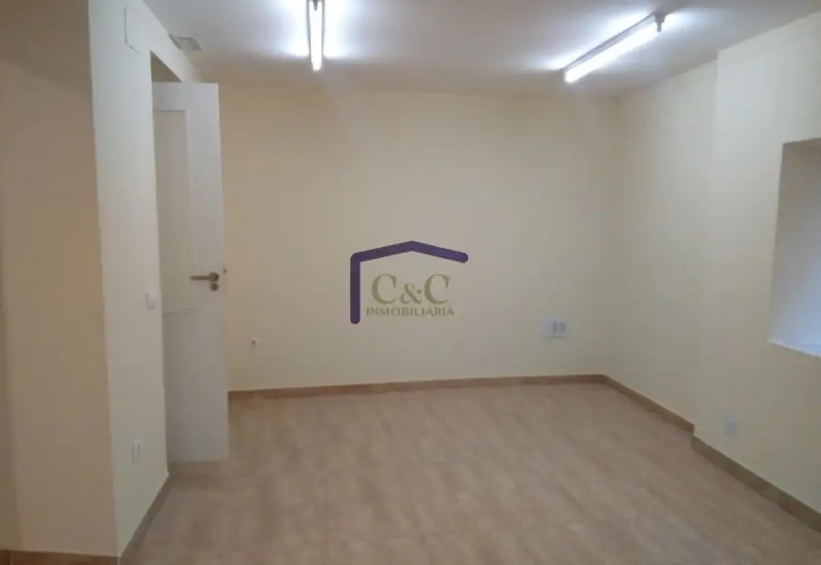 venta de local en Manzanares, Empedrada en Manzanares