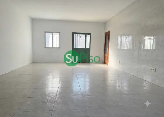 venta de local en Yeles, Barrio de la Estación