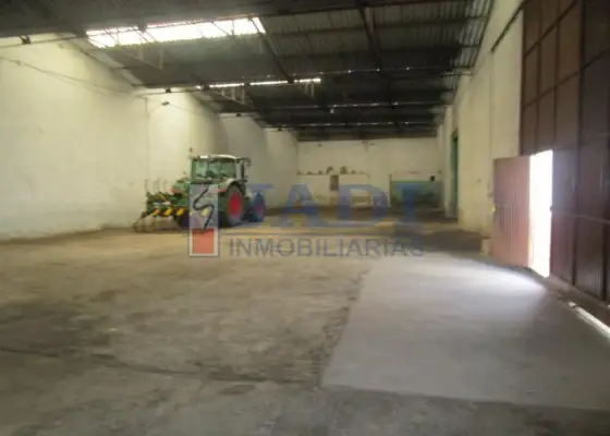venta de nave en Valdepeñas, AVDA GREGORIO PRIETO