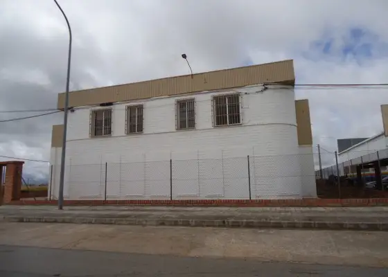 Venta de nave industrial en el Poligono de Manzanares