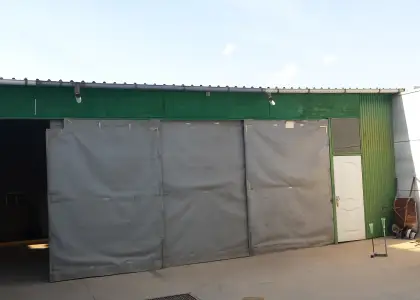 Venta de nave industrial en Poligono de Manzanares de 350 metros cuadrados en Manzanares