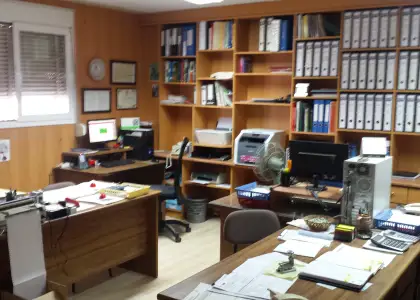 Venta de nave industrial en Poligono de Manzanares de 350 metros cuadrados en Manzanares