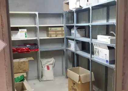 Venta de nave industrial en Poligono de Manzanares de 350 metros cuadrados en Manzanares