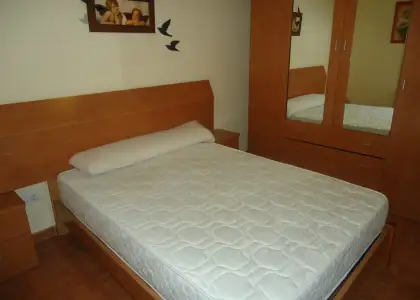 Venta de piso de dos dormitorios y cochera cerrada en el centro en Manzanares