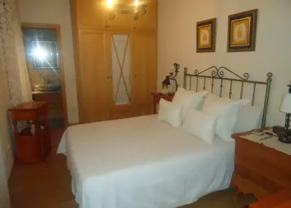 Venta de piso de tres dormitorios con garaje y trastero en zona residencial en Manzanares