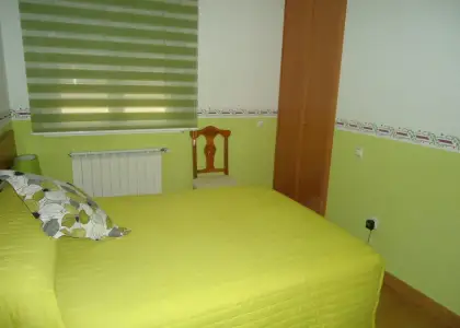 Venta de piso de tres dormitorios muy centrico, garaje y trastero totalmente amueblado en Manzanares