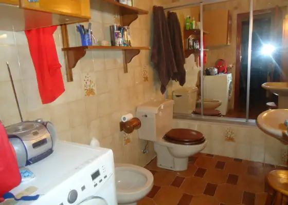 Venta de piso muy centrico economico de tres dormitorios y dos baños en Manzanares