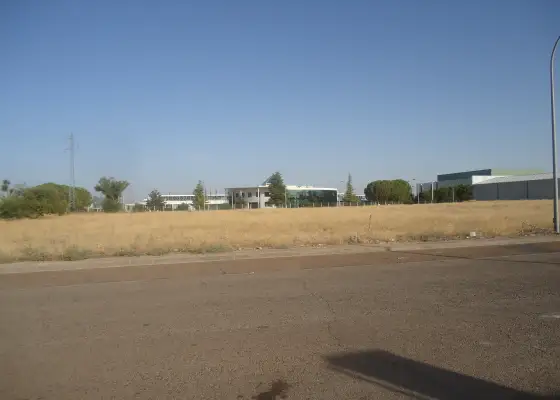 Venta de suelo industrial 4167 metros cuadrados en Manzanares
