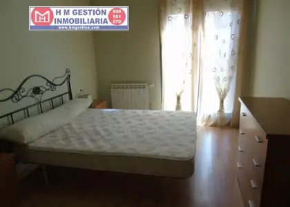 Venta en rentabilidad. Se vende apartamento de un dormitorio con garaje y trastero ubicada junto a Plaza del Arenal. Vivienda actualmente arrendada en Alcázar de San Juan