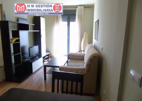 Venta en rentabilidad. Se vende apartamento de un dormitorio con garaje y trastero ubicada junto a Plaza del Arenal. Vivienda actualmente arrendada en Alcázar de San Juan